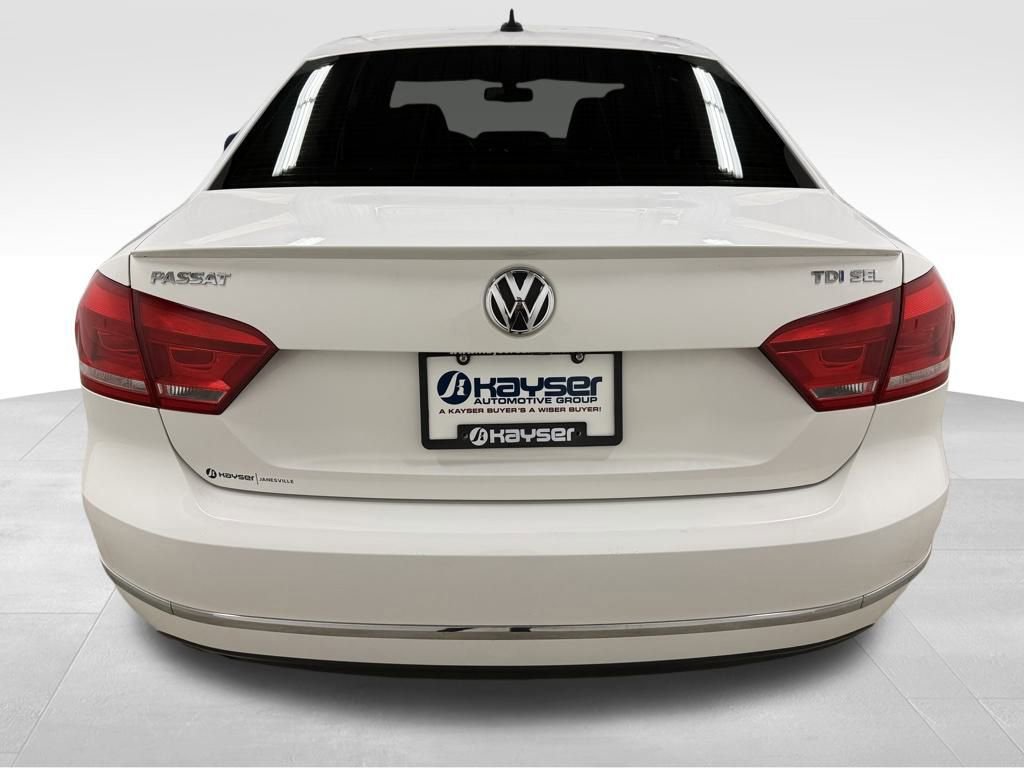 Used 2015 Volkswagen Passat TDI SEL Premium image 16