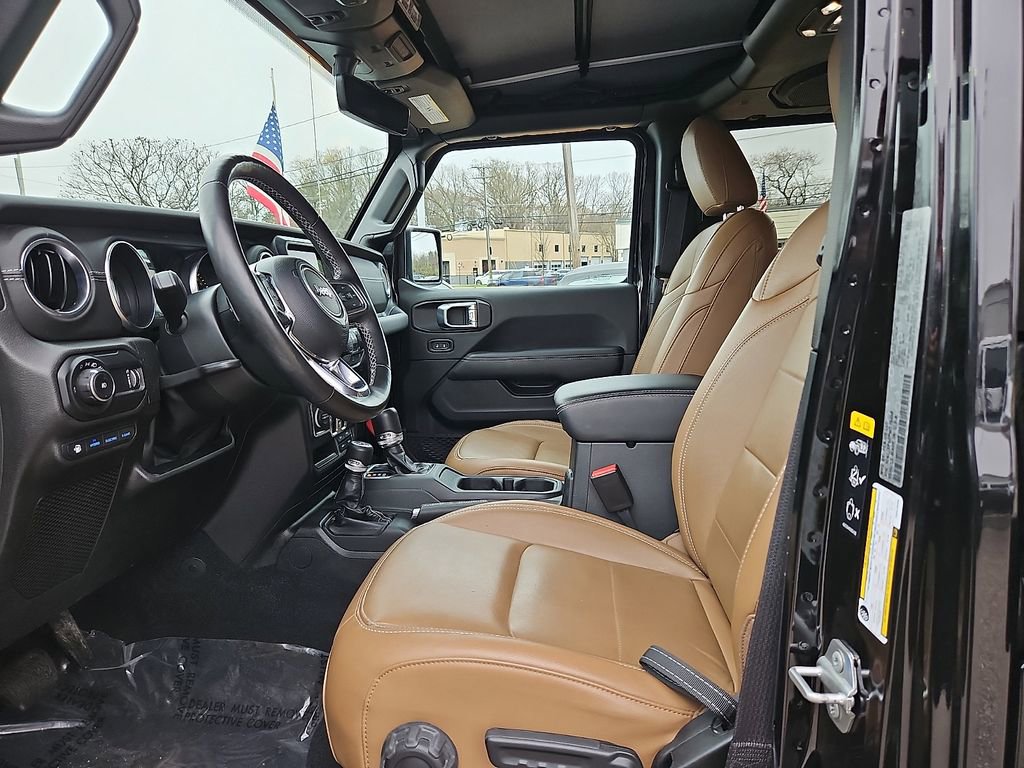 Used 2023 Jeep Wrangler Unlimited Sahara w/ Cold Weather Group AWD/4WD image 15