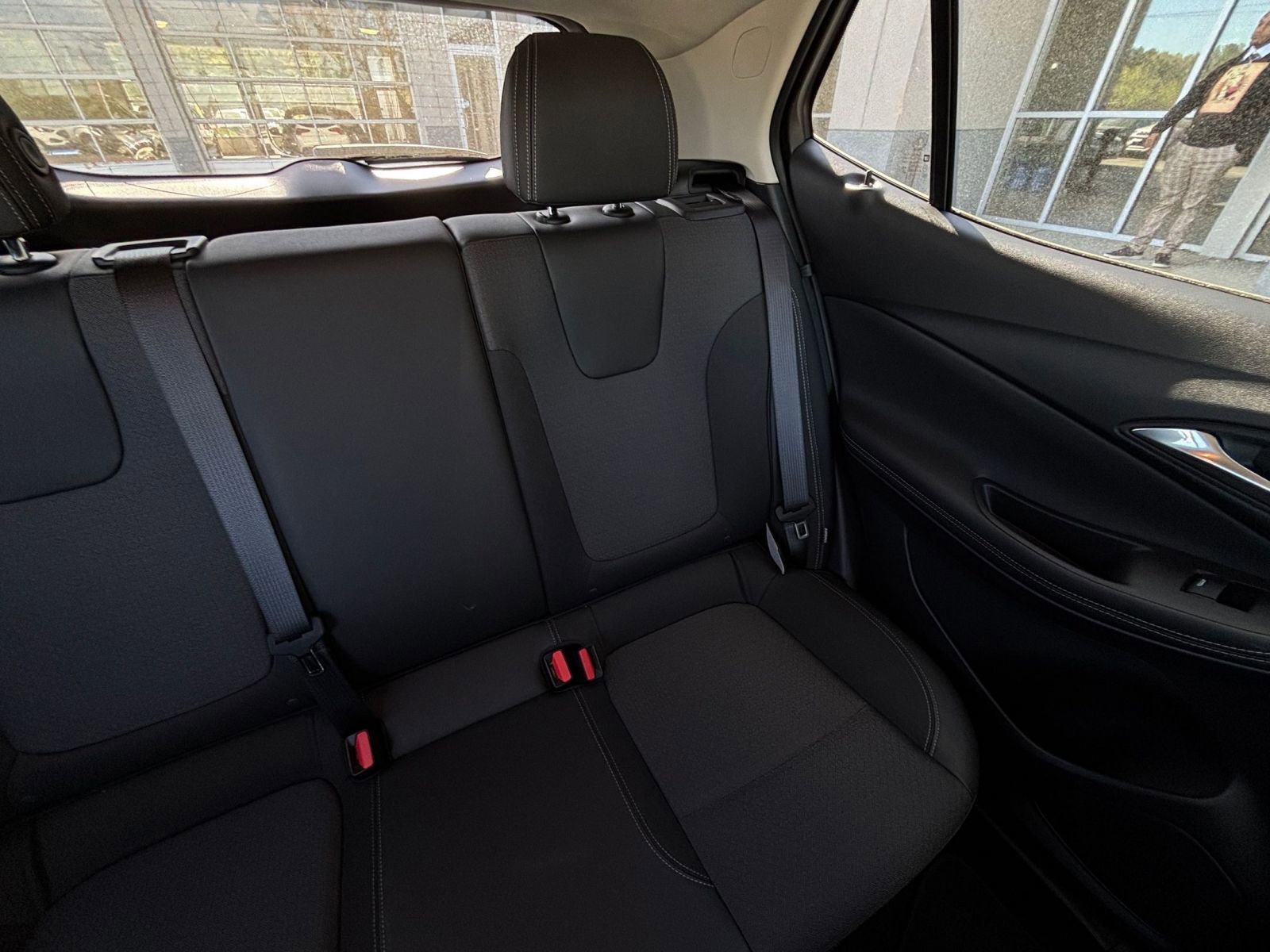 Used 2025 Buick Encore GX Preferred image 37