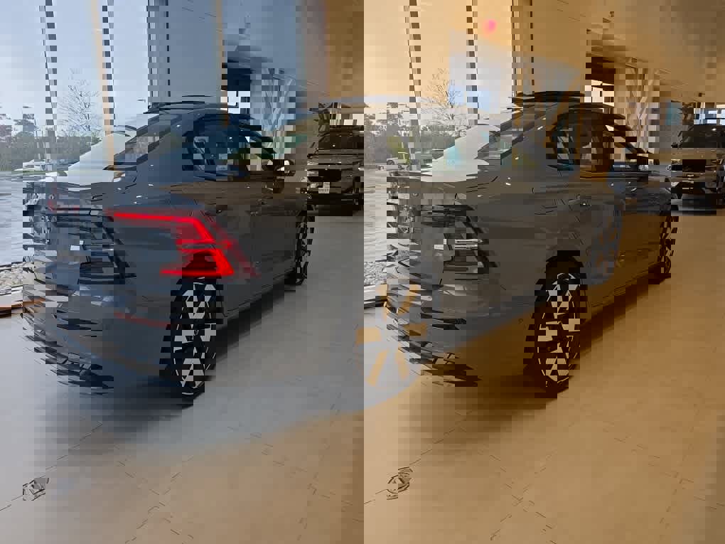 Used 2024 Volvo S60 T8 Plus w/ Climate Package AWD/4WD image 4