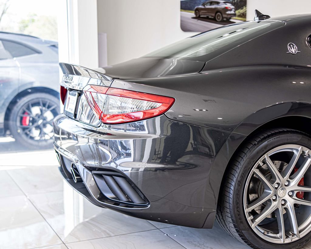 Used 2018 Maserati GranTurismo MC RWD image 12