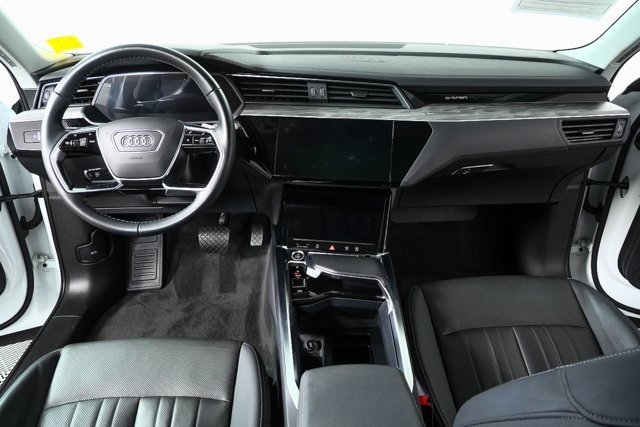 Used 2024 Audi Q8 e-tron Premium Plus image 19