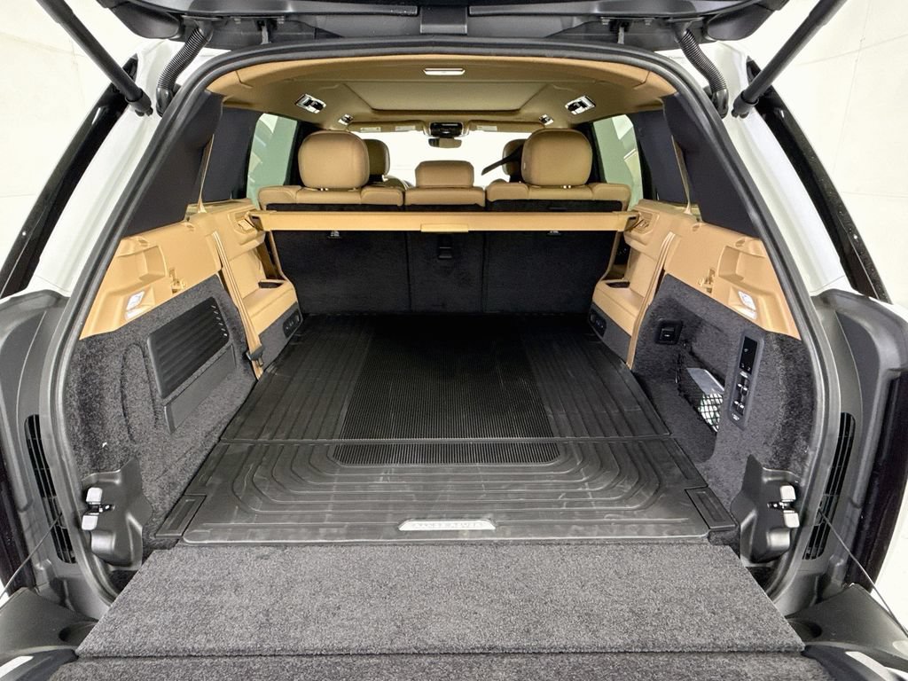 New 2026 Land Rover Range Rover Long Wheelbase SE AWD/4WD image 27