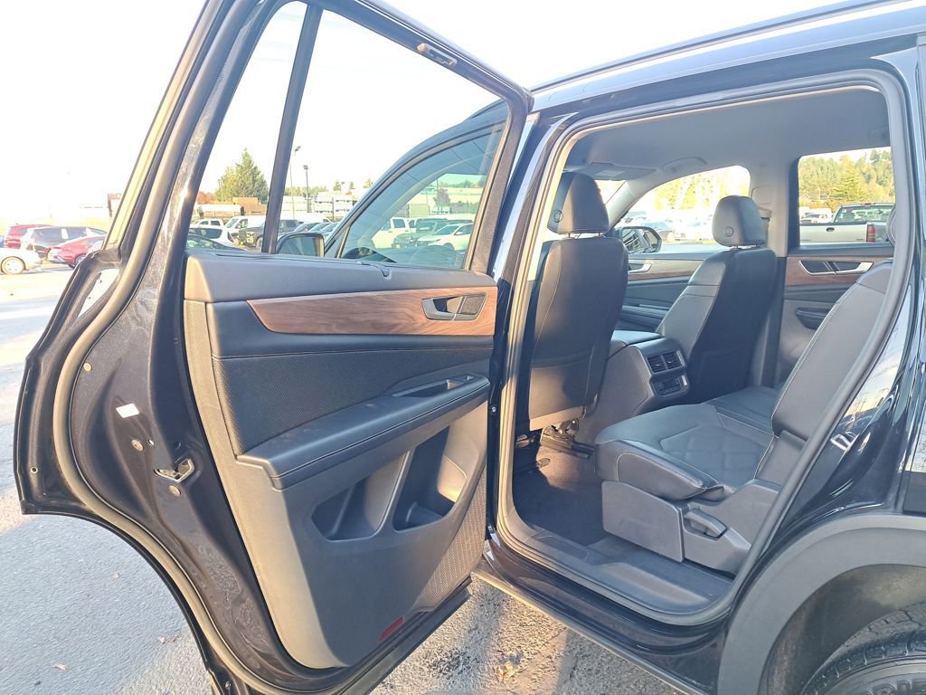 Used 2024 Volkswagen Atlas SE image 23