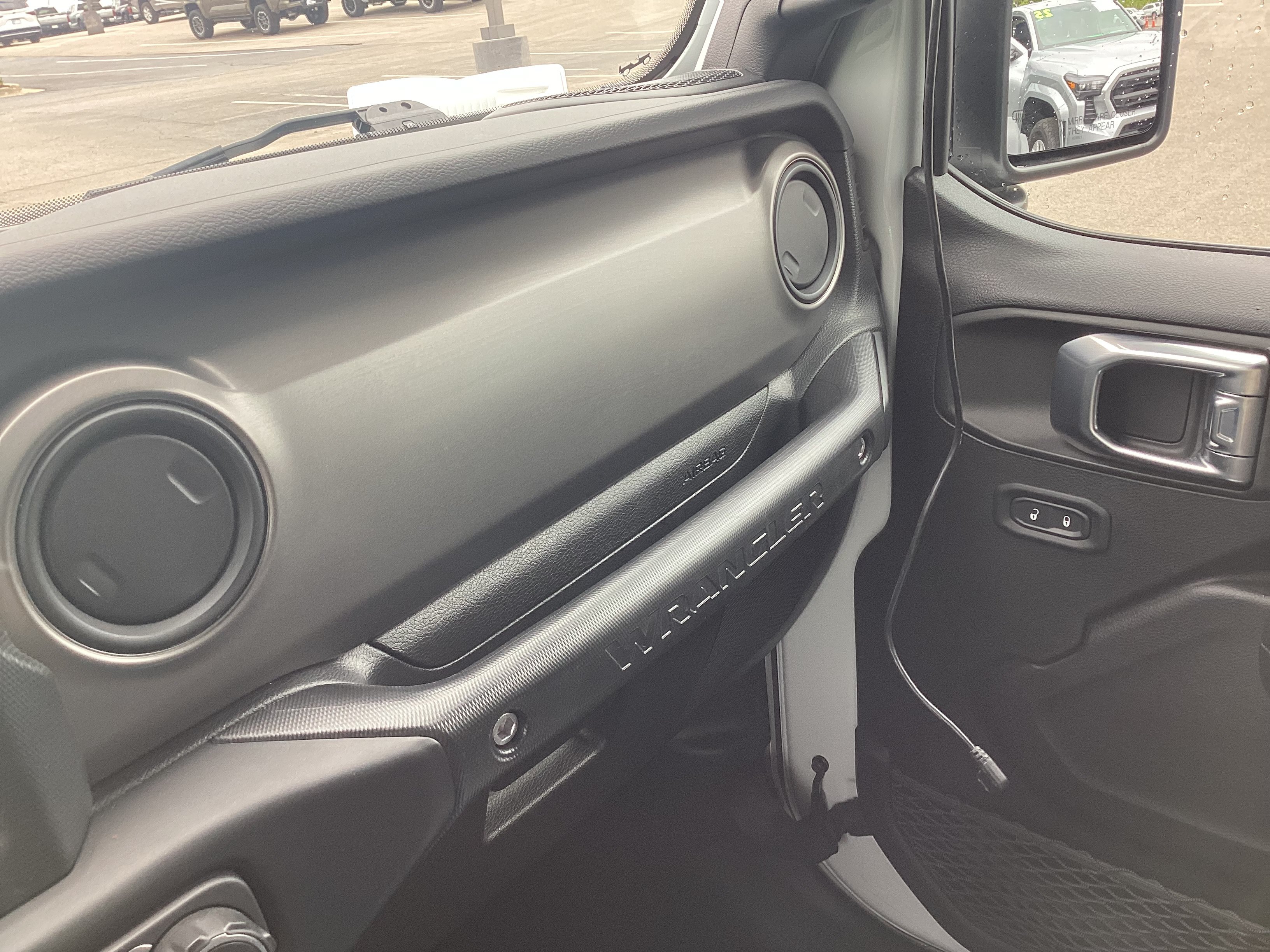 Used 2022 Jeep Wrangler Unlimited Sport AWD/4WD image 32