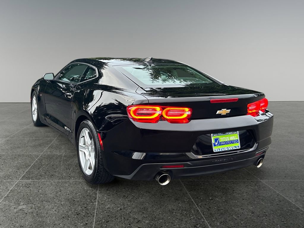 Used 2022 Chevrolet Camaro LT RWD image 5