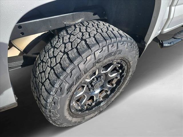 Used 2016 GMC Canyon SLE w/ SLE Convenience Package image 11