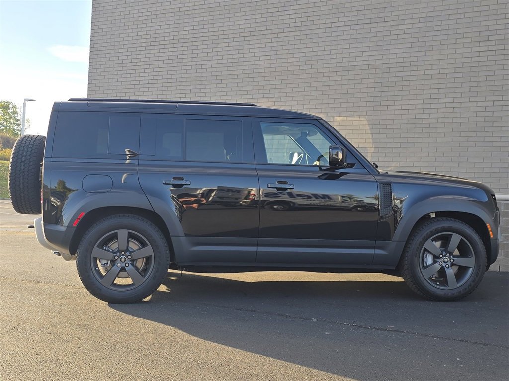 New 2025 Land Rover Defender 110 S image 24