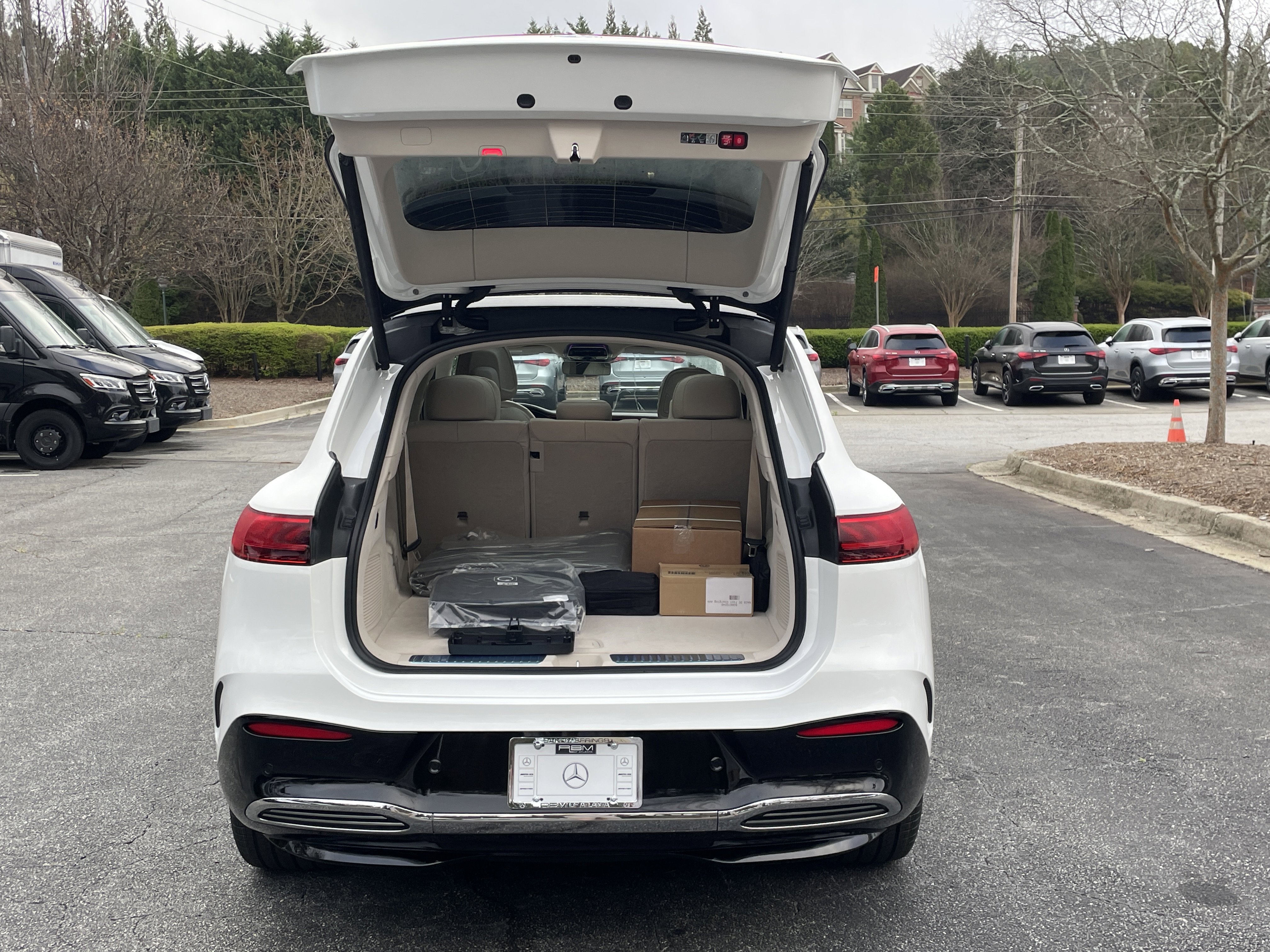 New 2026 Mercedes-Benz EQS 400 4MATIC SUV image 8