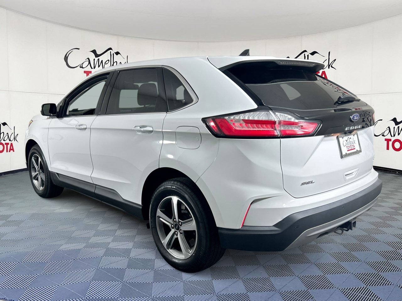 Used 2023 Ford Edge SEL w/ Convenience Package AWD/4WD image 5
