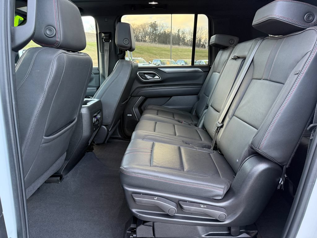 Used 2024 Chevrolet Suburban RST AWD/4WD image 26