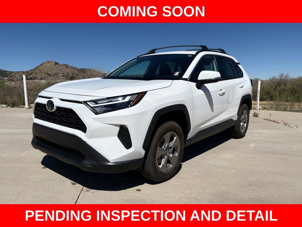 Used 2025 Toyota RAV4 XLE image 1