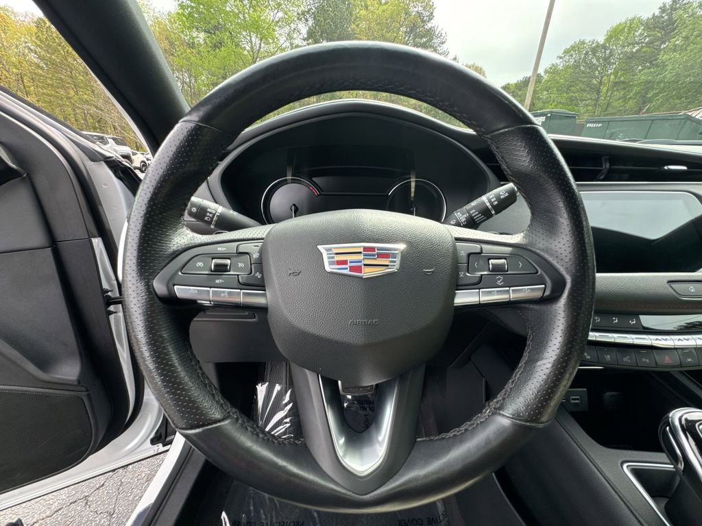 Used 2022 Cadillac XT4 Sport w/ Comfort Package image 16