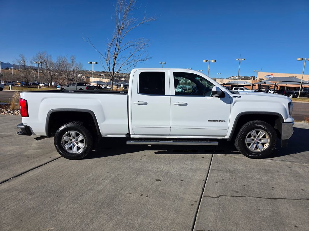 Used 2017 GMC Sierra 1500 SLE w/ SLE Value Package image 10
