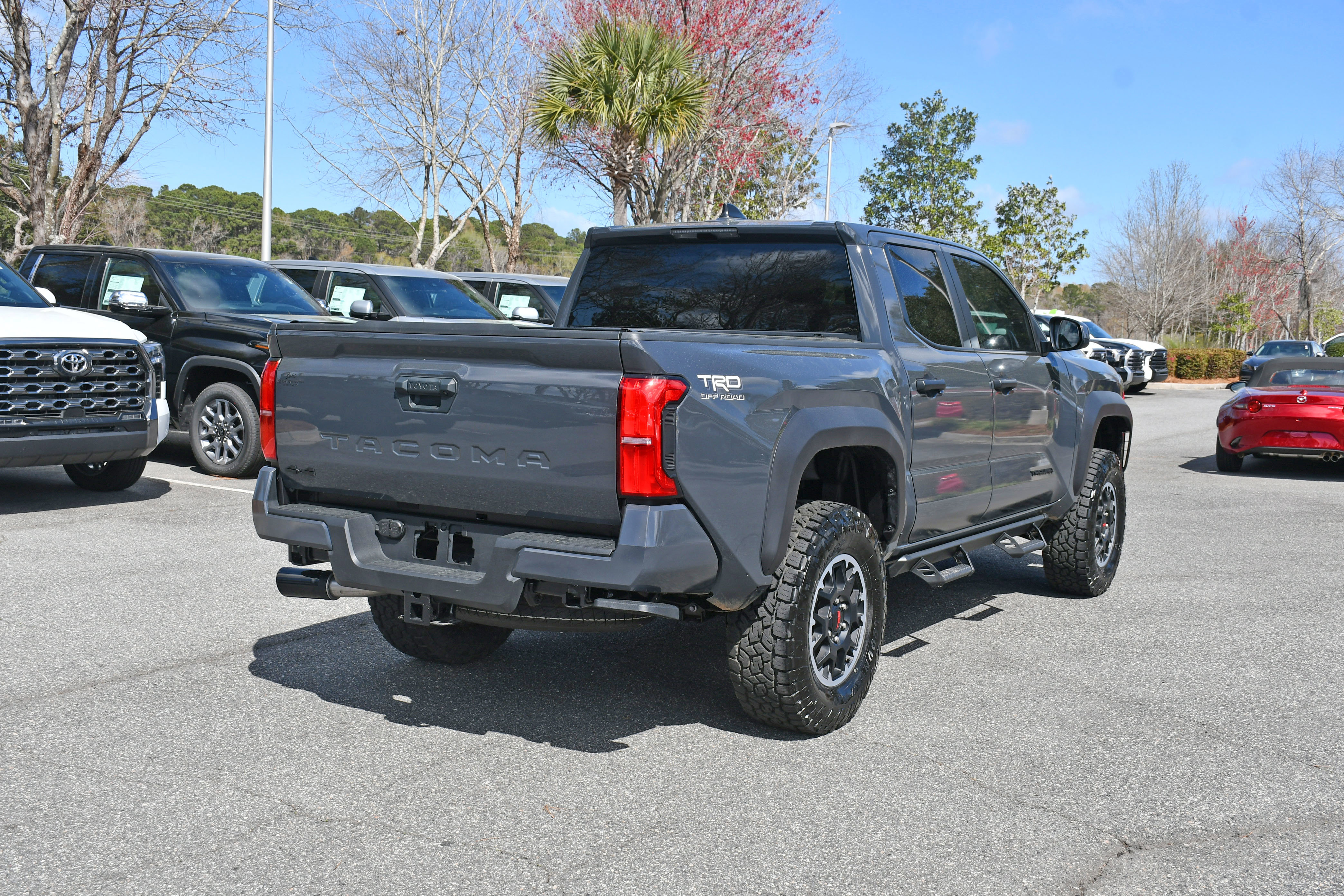 Certified 2025 Toyota Tacoma TRD Off-Road AWD/4WD image 4