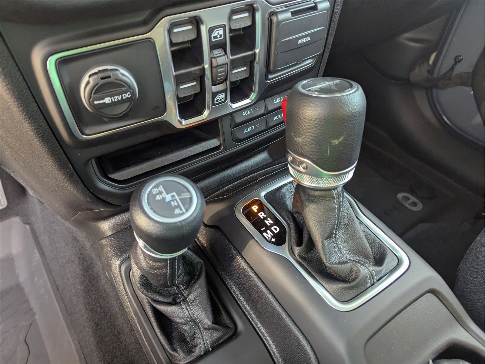 New 2025 Jeep Gladiator Sport image 30