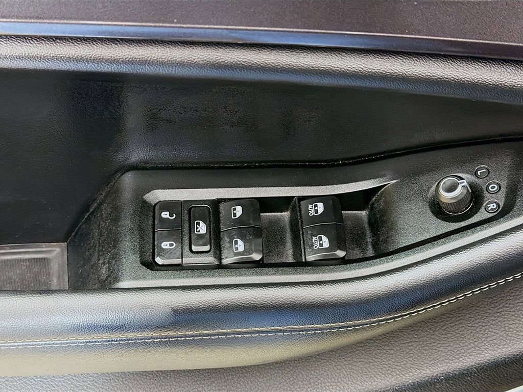 Used 2022 Jeep Grand Cherokee L Laredo image 31