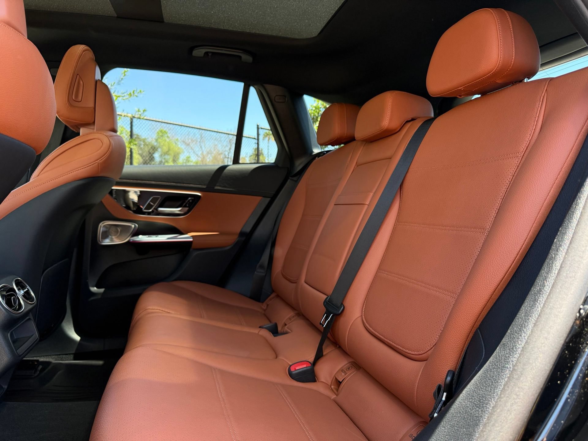 Used 2023 Mercedes-Benz GLC 300 image 31