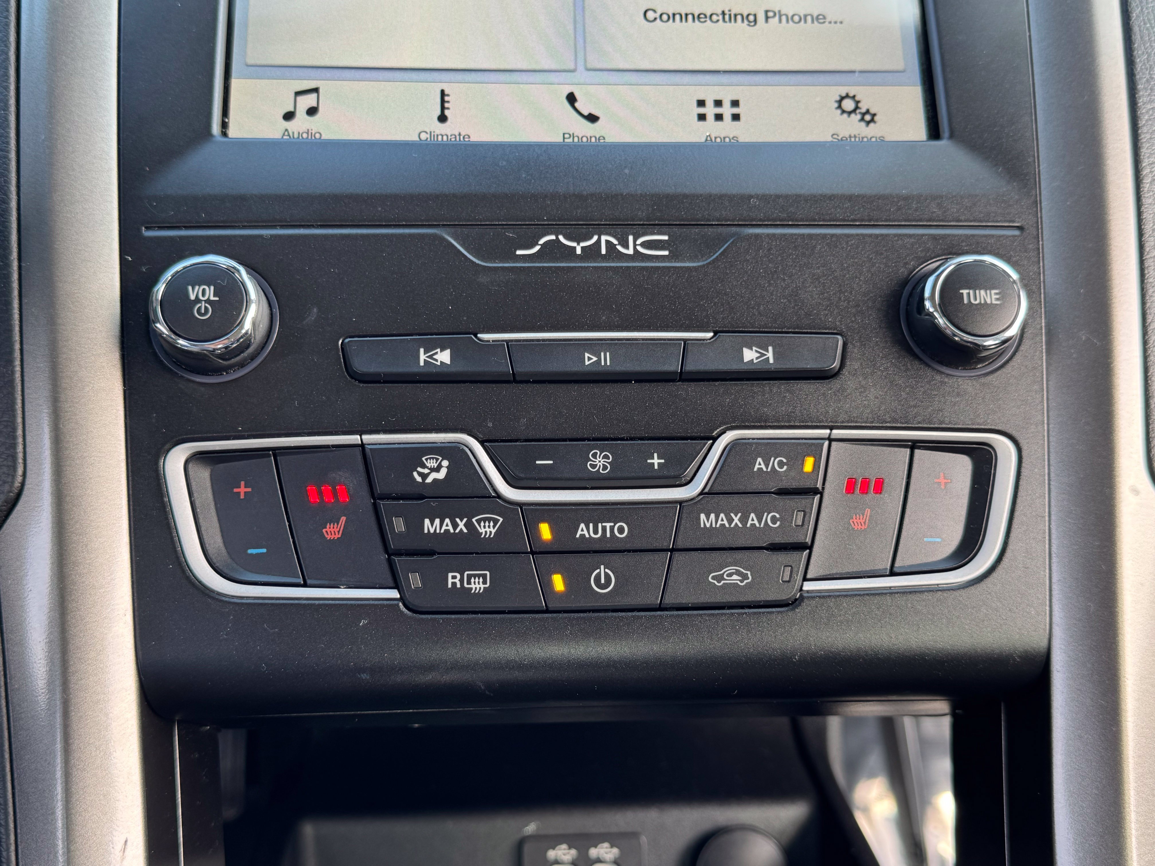 Used 2019 Ford Fusion SEL FWD image 37