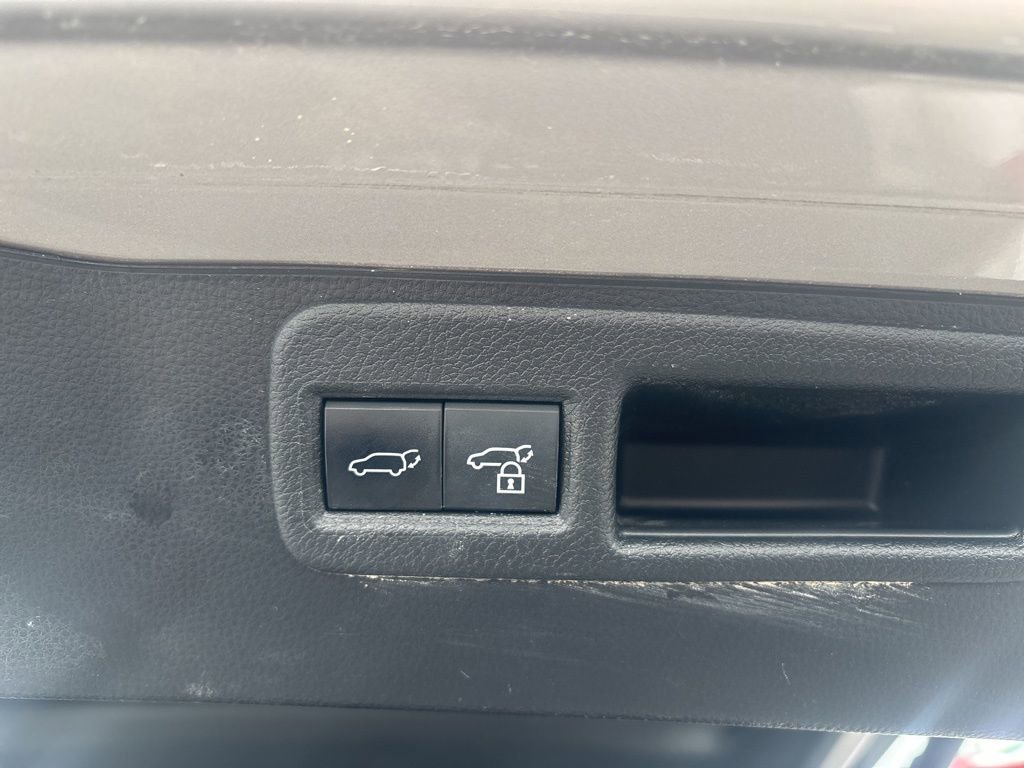 Used 2021 Toyota Venza XLE image 14