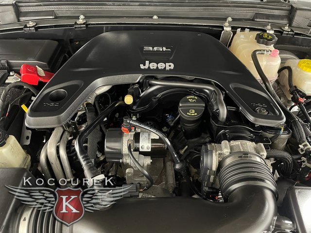 Used 2021 Jeep Wrangler Unlimited Rubicon w/ Uconnect 4C Nav & Sound Group image 23