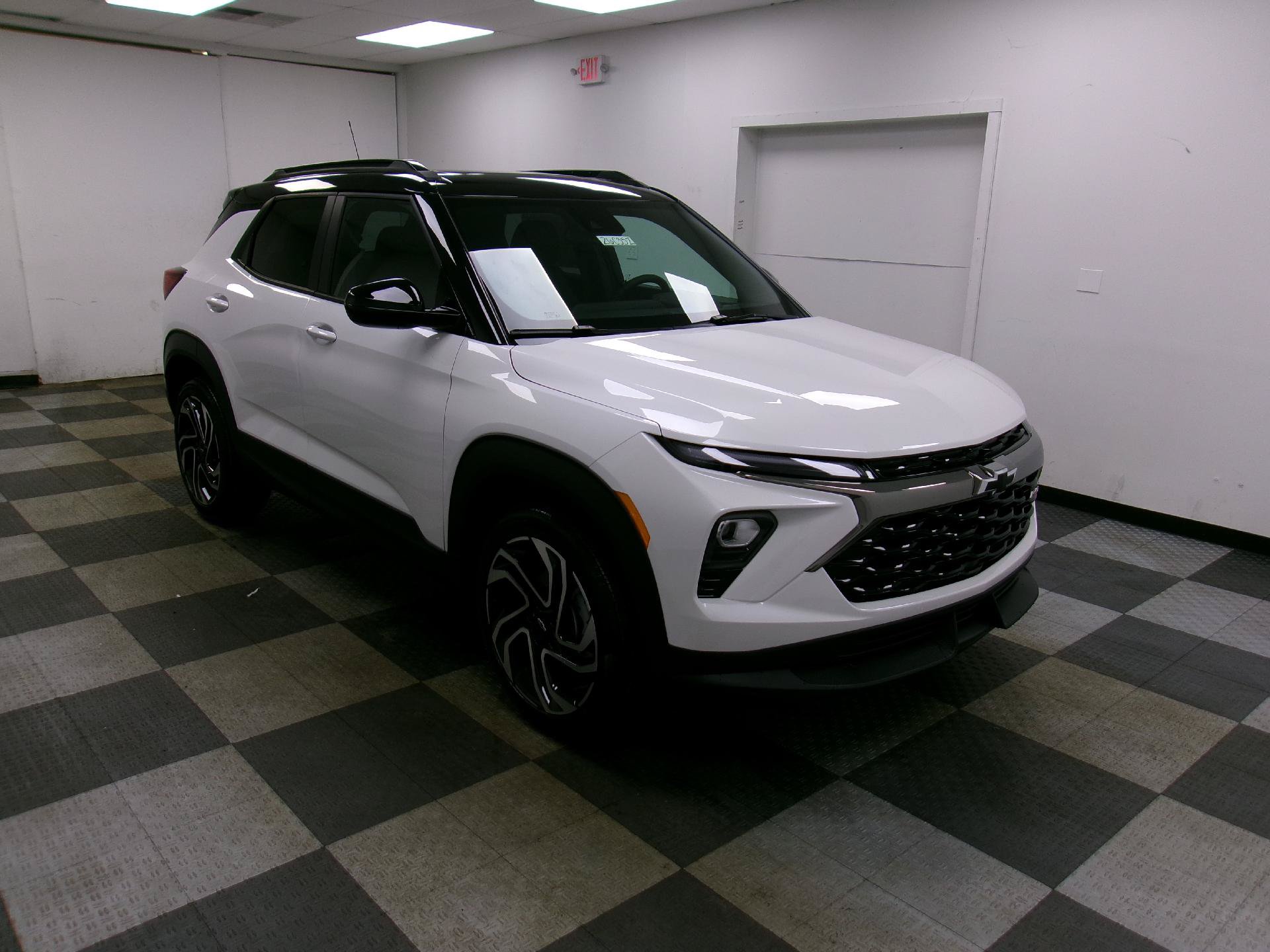 New 2026 Chevrolet TrailBlazer RS w/ Convenience Package AWD/4WD image 2