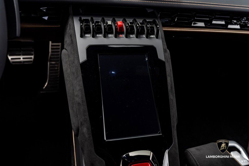 Used 2024 Lamborghini Huracan Tecnica image 35
