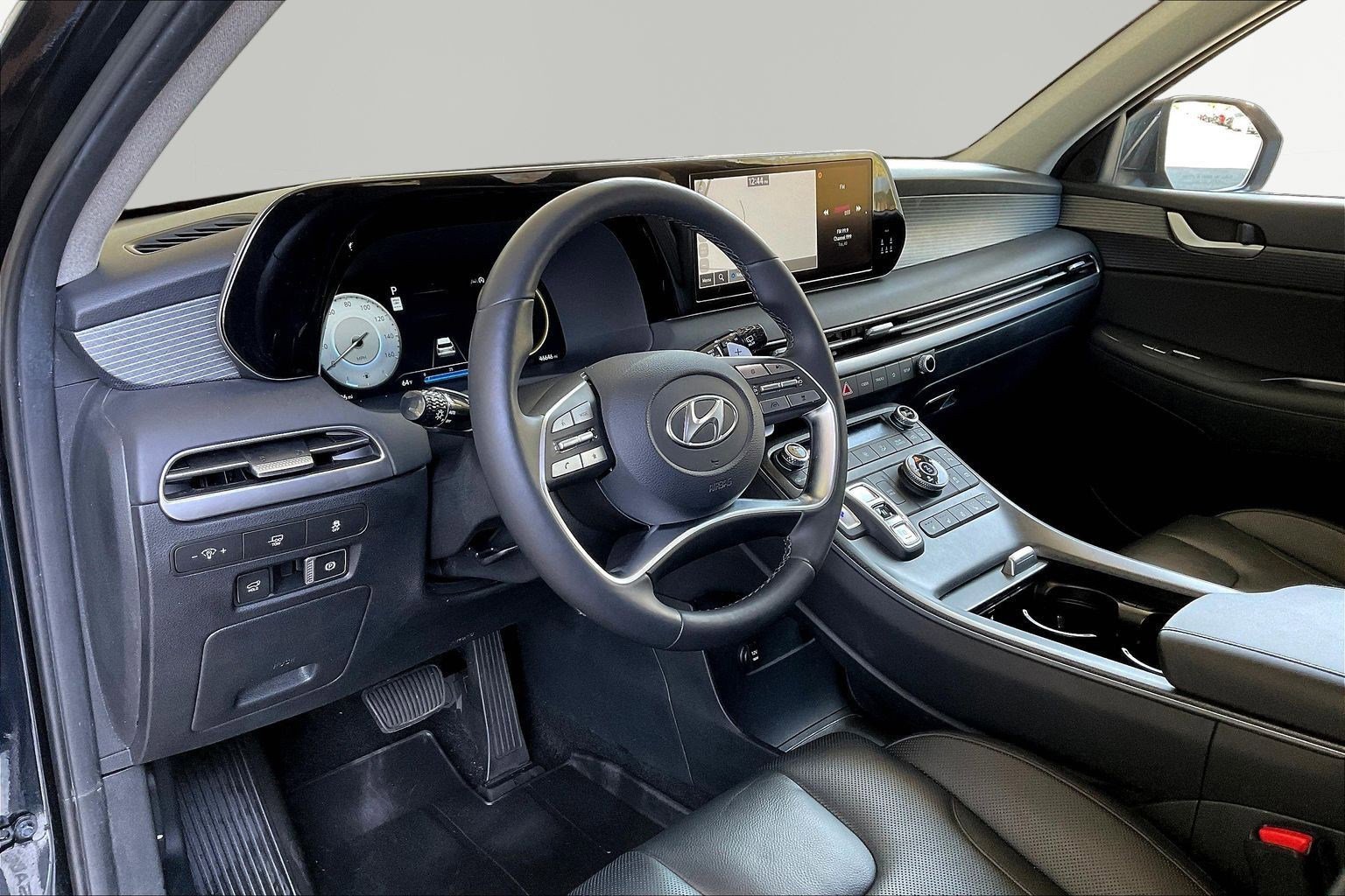Used 2023 Hyundai Palisade Limited AWD/4WD image 17