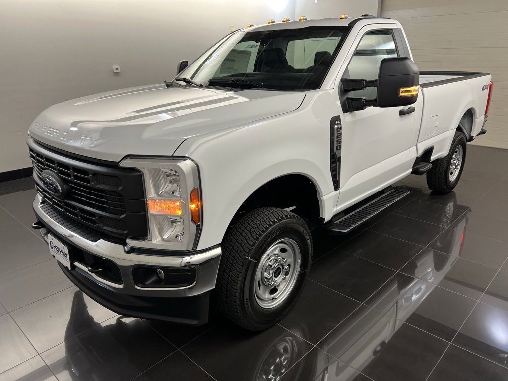 New 2026 Ford F250 XL w/ XL Chrome Package image 3