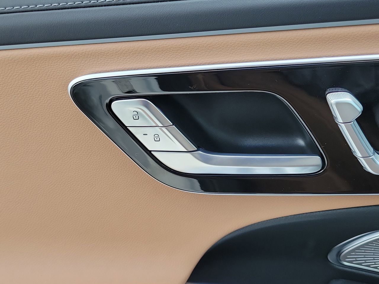 New 2026 Mercedes-Benz E 450 4MATIC Sedan image 24