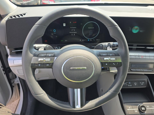 Used 2024 Hyundai Kona SEL FWD image 3