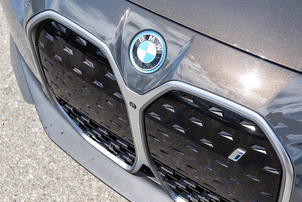Used 2023 BMW i4 eDrive35 w/ Premium Package RWD image 5
