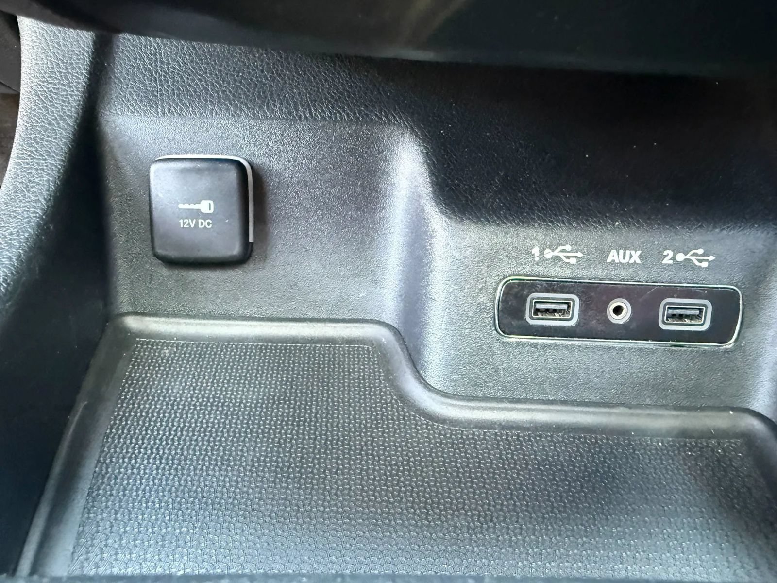 Used 2018 Dodge Durango R/T w/ Technology Group AWD/4WD image 31