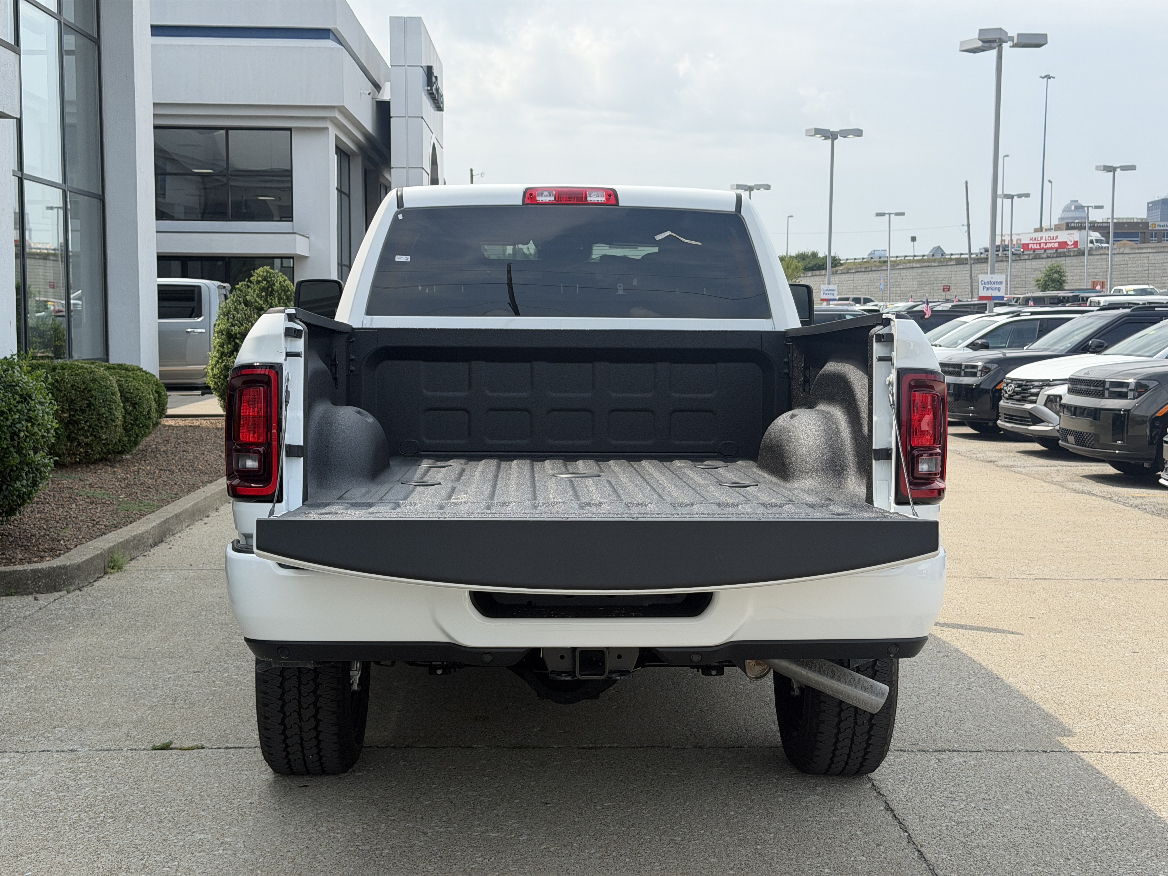 New 2026 RAM 2500 Big Horn AWD/4WD image 10