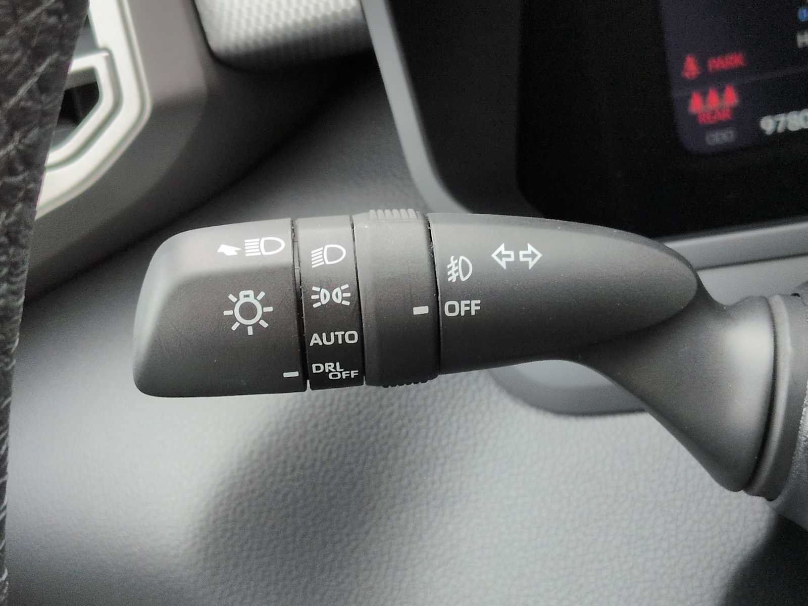 Used 2025 Toyota Tundra Limited AWD/4WD image 27