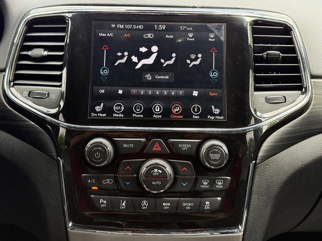 Used 2021 Jeep Grand Cherokee Laredo AWD/4WD image 26