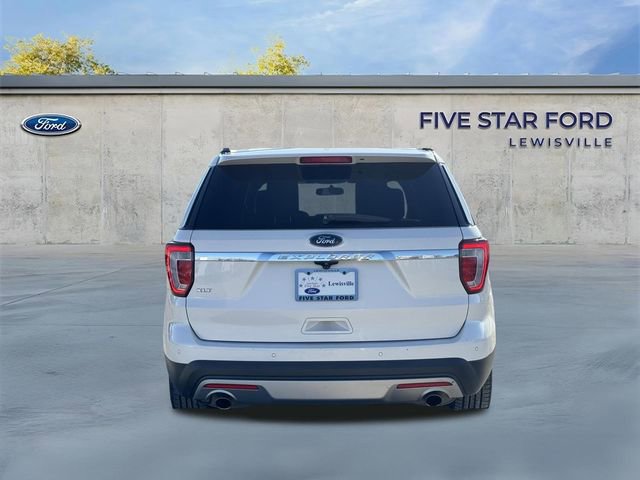 Used 2017 Ford Explorer XLT w/ Equipment Group 202A image 6