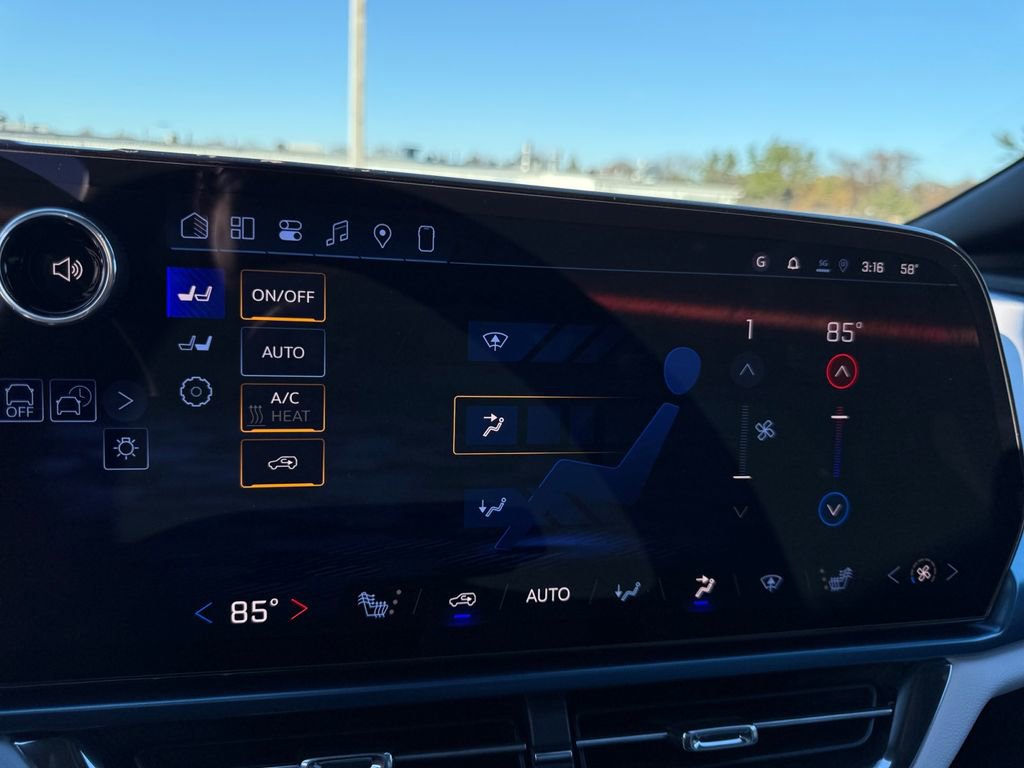 New 2026 Chevrolet Equinox EV LT image 17