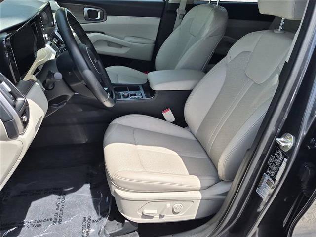 Used 2022 Kia Sorento EX FWD image 16