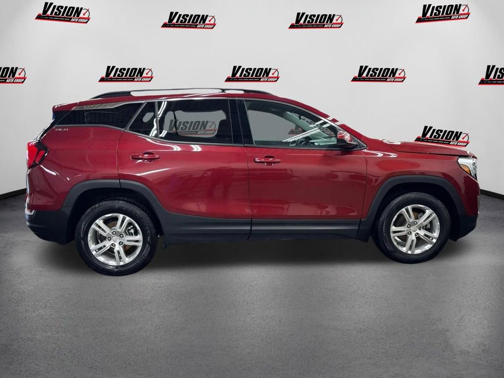 Used 2018 GMC Terrain SLE w/ Driver Convenience Package image 4