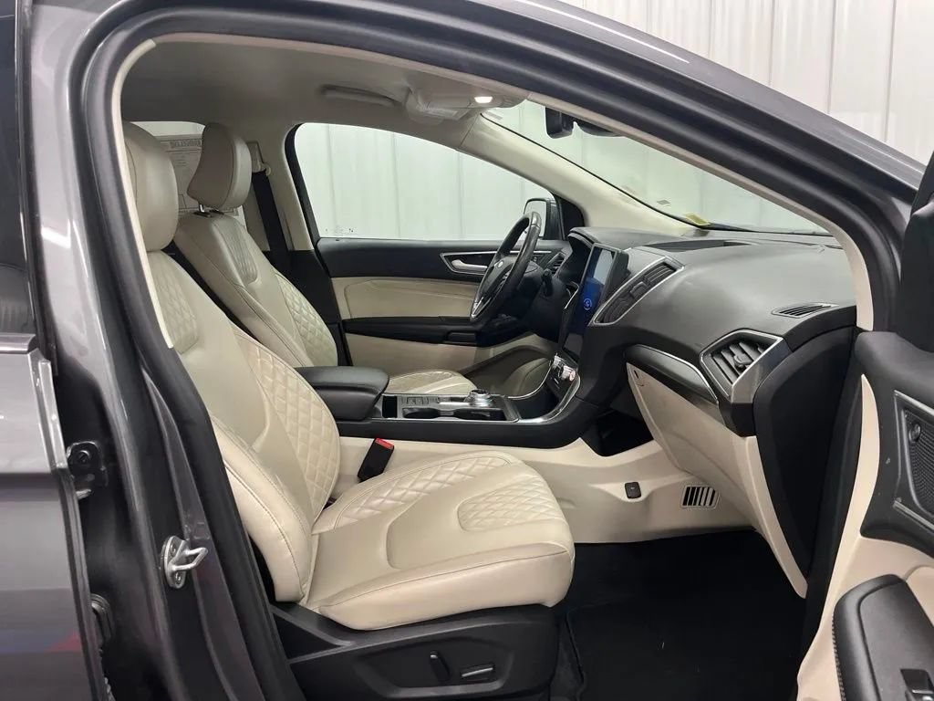Used 2024 Ford Edge Titanium AWD/4WD image 10