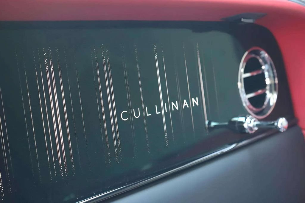Certified 2026 Rolls-Royce Cullinan w/ Cullinan Package AWD/4WD image 22