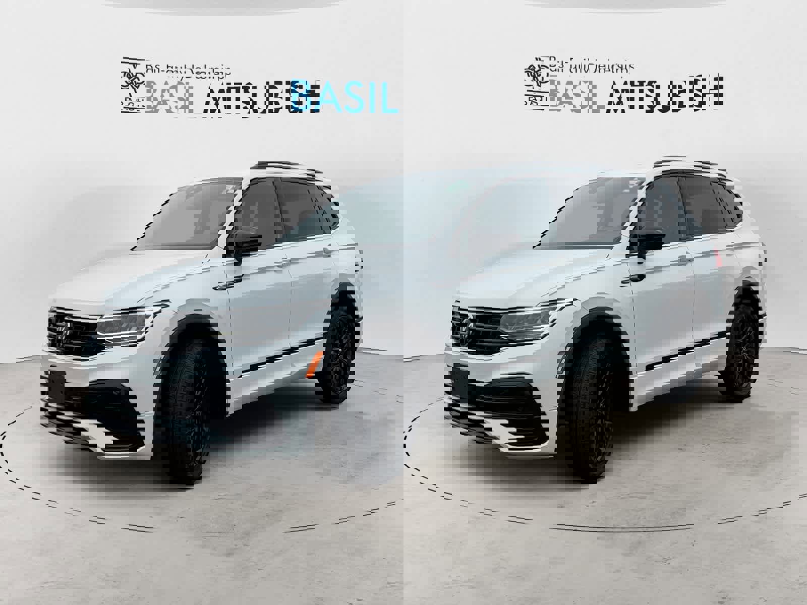 Used 2022 Volkswagen Tiguan SE R-Line image 7