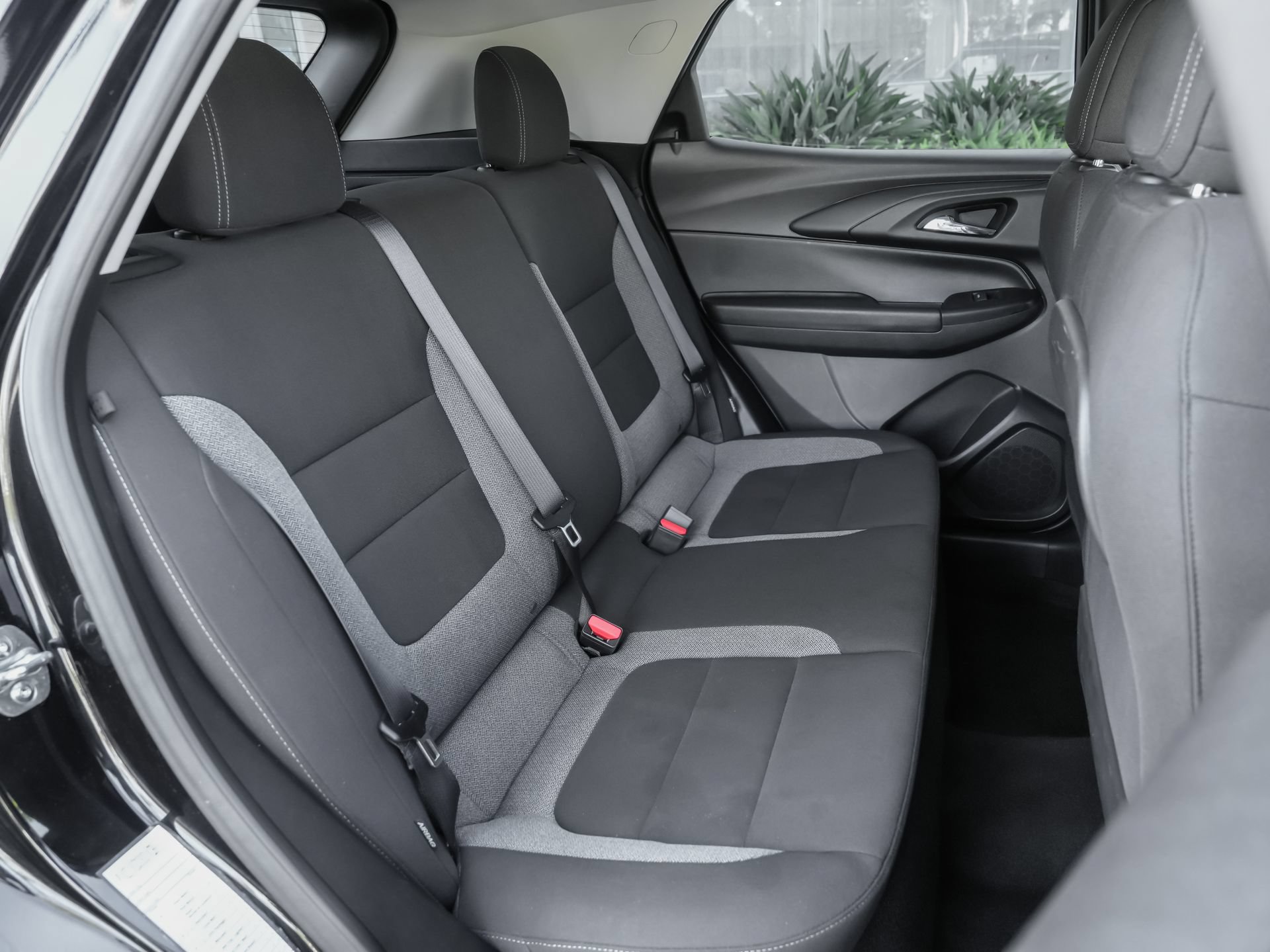 Used 2025 Chevrolet TrailBlazer LT AWD/4WD image 38