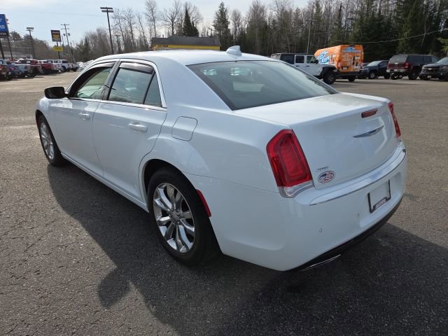 Used 2021 Chrysler 300 Touring L image 18