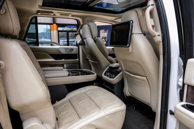 Used 2018 Lincoln Navigator L Reserve w/ Technology Package AWD/4WD image 38