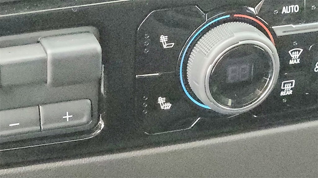 Certified 2025 Chevrolet Silverado 1500 LT image 23