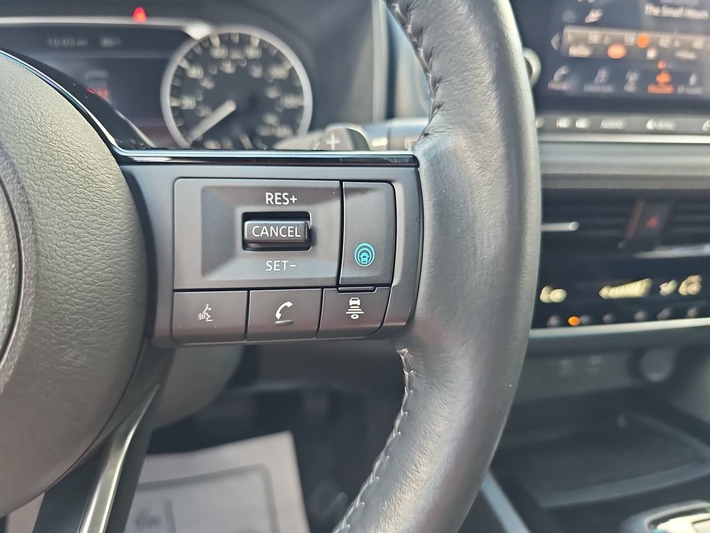Used 2023 Nissan Rogue SV w/ SV Premium Package AWD/4WD image 18