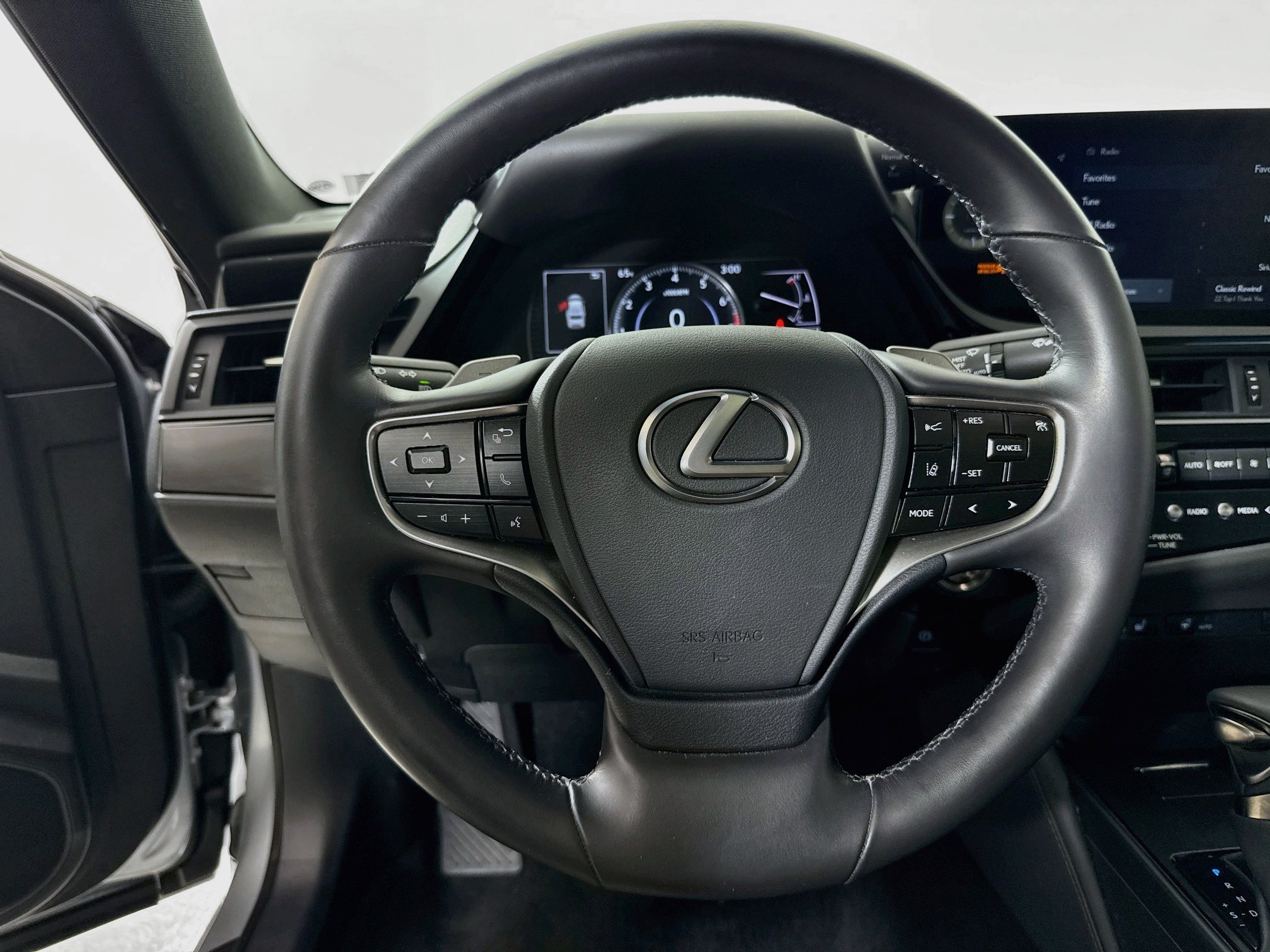 Used 2024 Lexus ES 350 w/ Premium Package FWD image 13