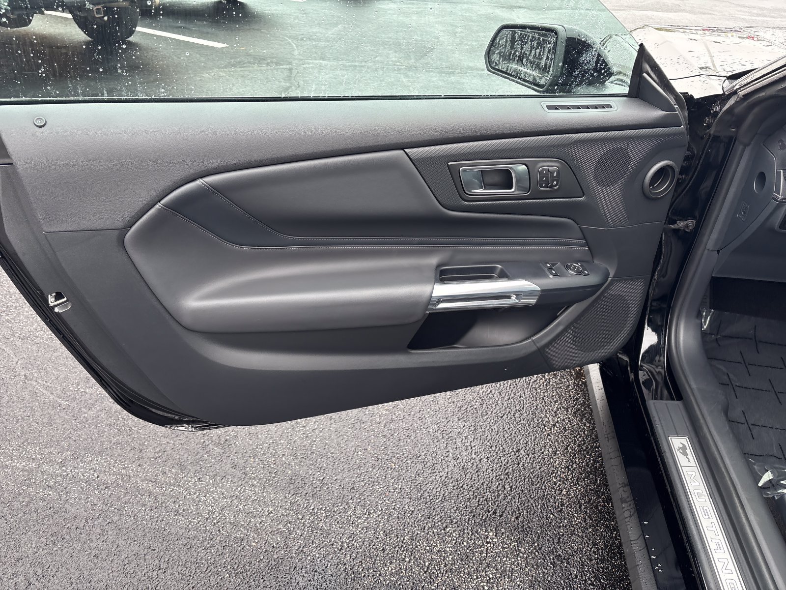 Used 2025 Ford Mustang Premium RWD image 11